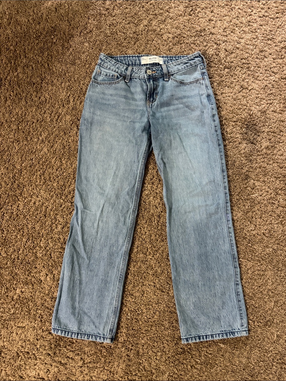 Hollister low rise loose with bows on back pockets